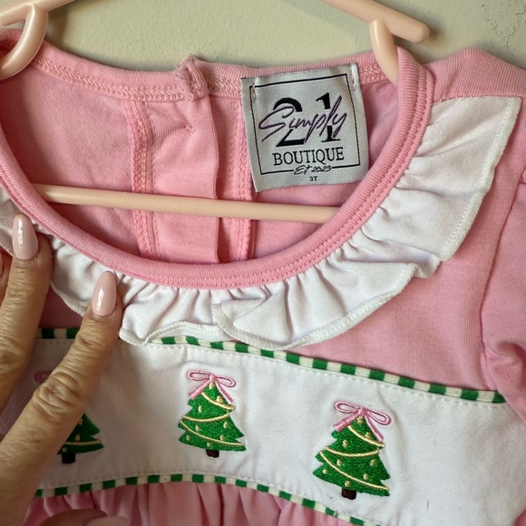 Simply boutique pink Christmas tree smocked top size 2T - Picture 3 of 5